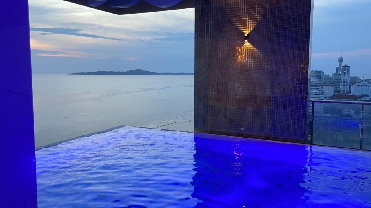 Copacabana Pattaya High Floor Apartment *