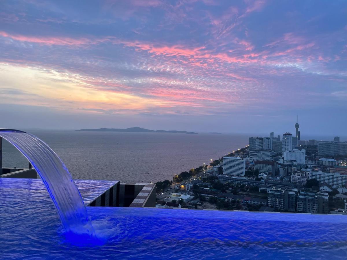 Copacabana Pattaya High Floor Apartment